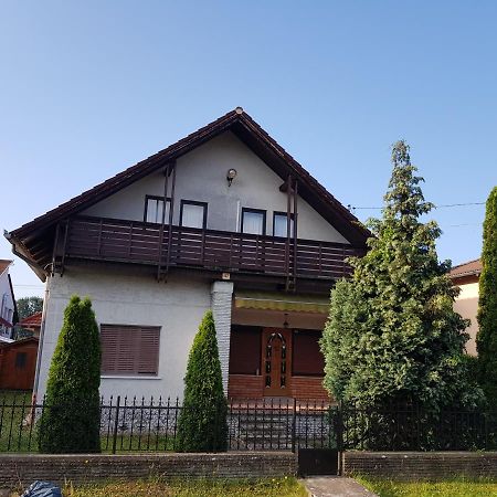 Апартаменти Nador Apartman Балатонлелле Екстер'єр фото