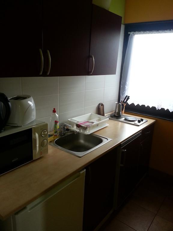 Апартаменти Nador Apartman Балатонлелле Номер фото
