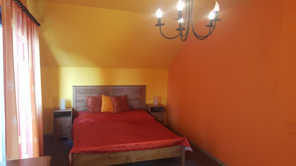 Апартаменти Nador Apartman Балатонлелле Екстер'єр фото