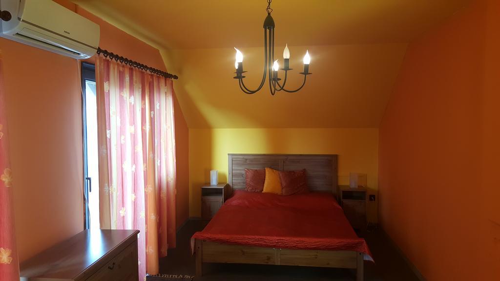 Апартаменти Nador Apartman Балатонлелле Екстер'єр фото