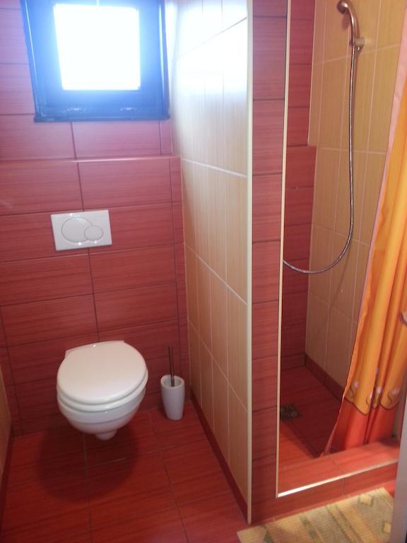 Апартаменти Nador Apartman Балатонлелле Номер фото